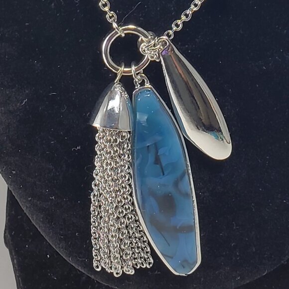 36 inches Polished Silver plated shell beads Necklace with pendants - Picture 2 of 5